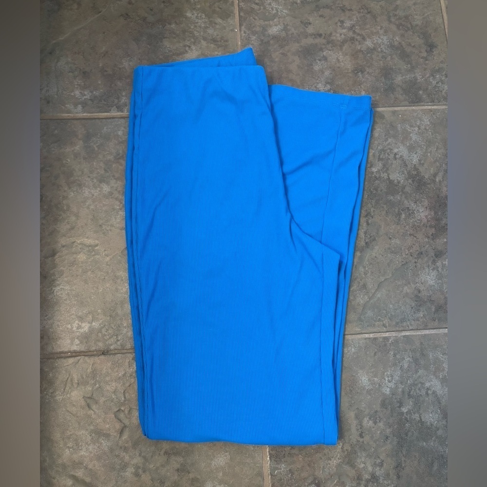 H&M Blue High-rise Ribbed wide leg pants sized medium - Picture 3 of 5